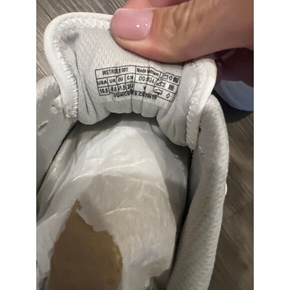 Vionic Women’s sneakers- size 10.5 - Picture 6 of 6